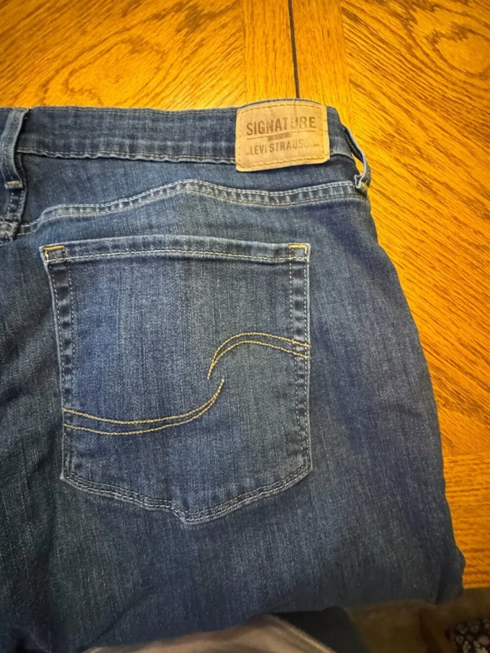 Levi's Maternity Pull-On Jeans Size XL (WJLV1) - Picture 9 of 9